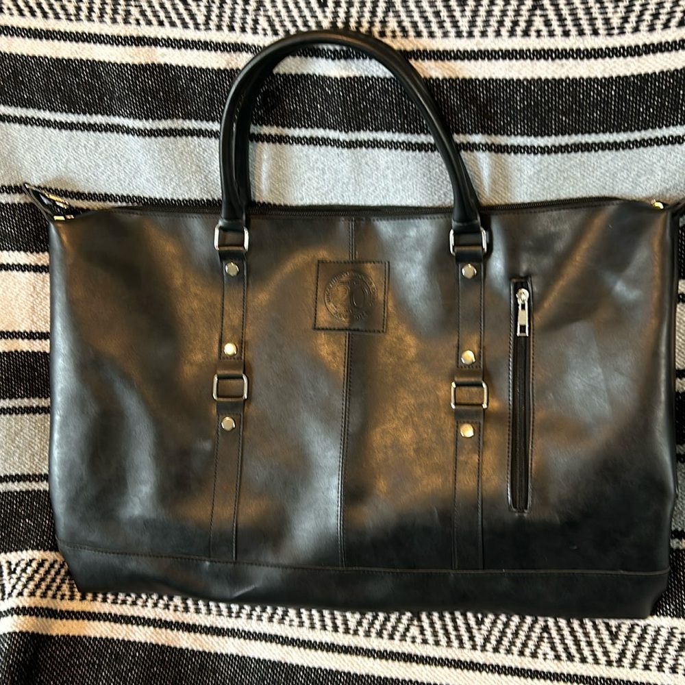 BLACK LEATHER DUFFLE BAG